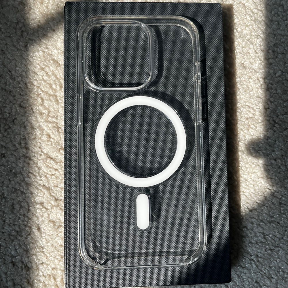 Apple iPhone 14 Pro clear case